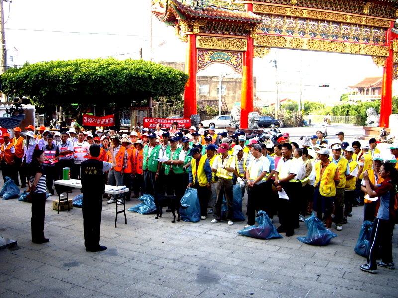 佳里鎮環境清潔日在子龍社區舉行。