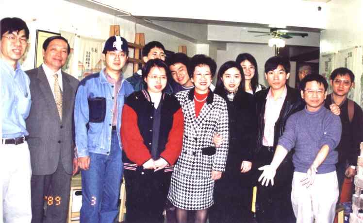 2000年1月2日成立於鶯歌陶瓷老街，呂副總統，許縣長來訪.